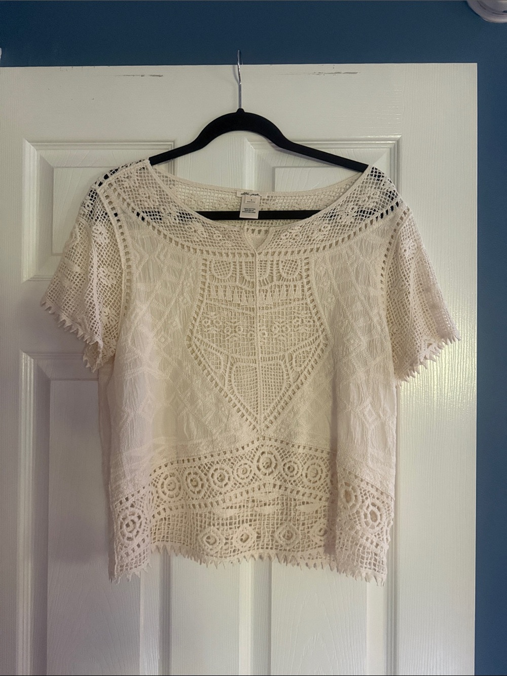 Ultra Pink Cream Crochet Lace Short Sleeve Blouse